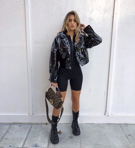 Tia Lineker, Cycling Shorts Outfit, Biker Girl Outfits, Performance Outfits, Play Dress, Spring Style, Fall Style, Winter Looks, Looks Vintage