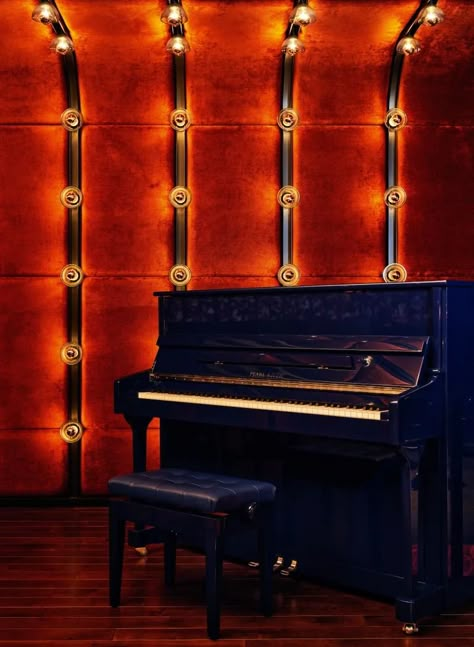 So & So’s Piano Bar, New York review | Wallpaper Piano Bar Design, Bar Stage Aesthetic, Big Band Aesthetic, Music Bar Design, Hidden Piano, Piano Bar Lounge, Cowley Manor, Bar Backdrop, Event Background