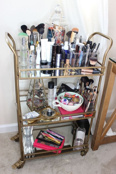 18 of the internet's BEST beauty storage hacks - CosmopolitanUK Makeup Storage Shelves, Makeup Storage Hacks, Diy Makeup Organizer, Makeup Organization Diy, Makeup Storage Organization, Makeup Organization Vanity, Smart Tiles, Astuces Diy, Diy Vanity