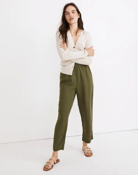 Cropped Pants Winter, How To Style Yoga Pants Outfits, Short Women Fashion, Linen Blend Pants, Winter Outfits For Work, Madewell Jeans, Tapered Pants, Pull On Pants, Work Pants