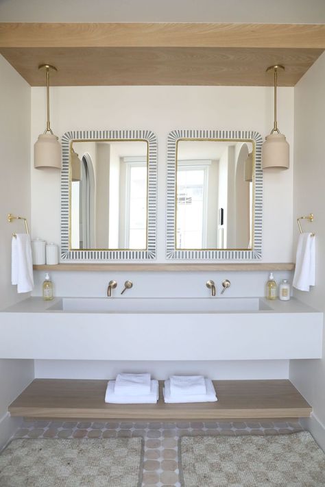 5 Bathroom Trends from our Rosemary Project - Becki Owens Blog Becki Owens Bathroom, Spanish Coastal Home, Becki Owens Design, Hawaiian House, Kids Bathroom Makeover, Spa Space, Old Witch, Shower Spa, Becki Owens