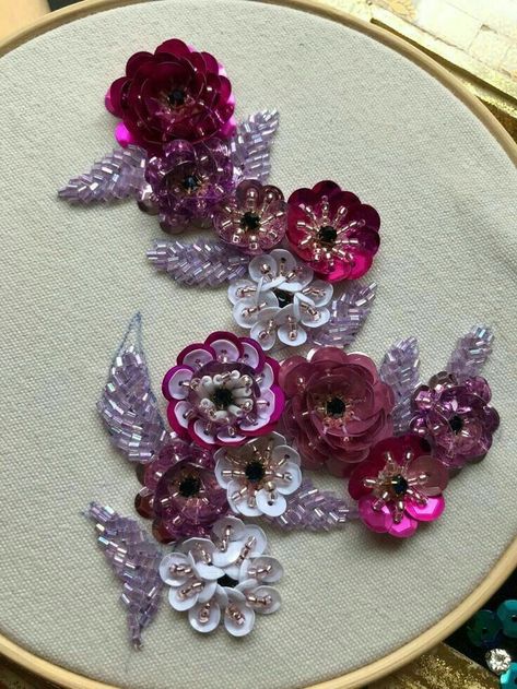 Sequence Embroidery Design Pattern, Sequin Flowers Embroidery, Sequence Flower Embroidery, Sequence Embroidery Design, Simple Hand Embroidery Patterns, Birds Embroidery Designs, Hand Beaded Embroidery, Motifs Perler, Tambour Embroidery