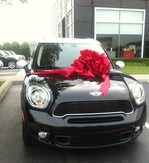 ❤ Birthday present? Mini Cooper Countryman S Car Present, Christmas Gifts For Dad, Dream Birthday, Carros Bmw, Holiday Car, Mini Copper, A Birthday Present, Mini Cooper Countryman, Cooper Countryman