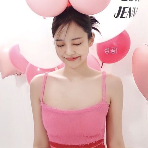 Jennie Pink, Pink