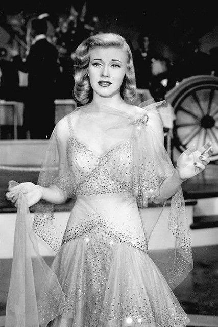 Ginger Rogers | Peter Buchorne | Flickr Fred And Ginger, Robes Glamour, Ginger Rogers, Old Hollywood Glam, Look Retro, Hollywood Icons, Actrices Hollywood, 1930s Fashion, Hollywood Fashion