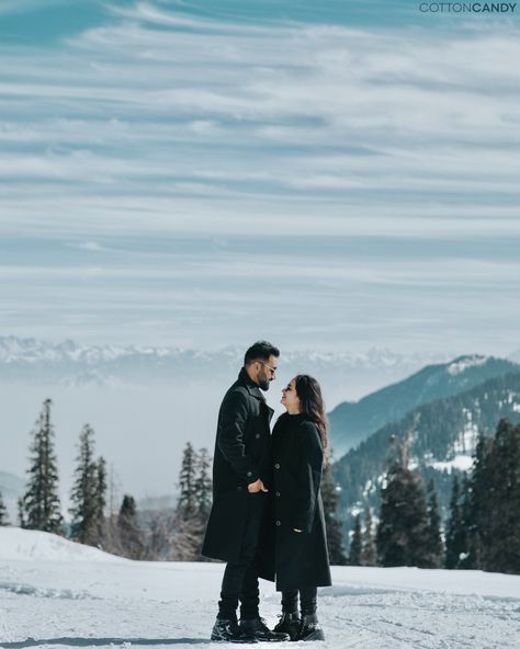 Kashmir Honeymoon Outfits, Snow Mountain Couple Photos, Photography In Kashmir, Couple Poses In Kashmir, Couple Poses In Snow Photo Ideas, Winter Outfits For Kashmir, Kashmir Pre Wedding, Kashmir Couple Photos, Kashmir Pre Wedding Shoot