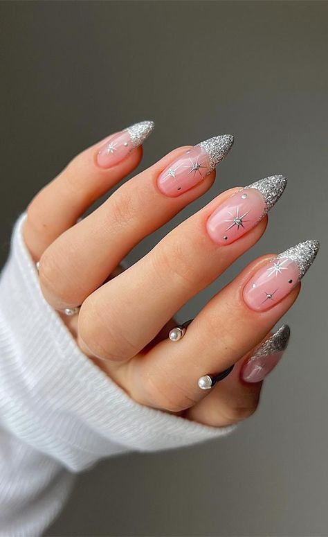 Grey Christmas Nails, Nail Colors Winter, Cute Christmas Nails, Christmas Nails Easy, Christmas Gel Nails, Christmas Nails Acrylic, Winter Nail Designs, Xmas Nails, Square Nails