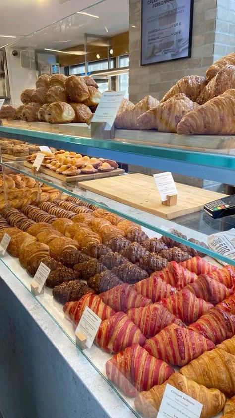 Bakery Pastries Aesthetic, Bakery In Paris Aesthetic, Paris Bakery Shop, Paris Boulangerie Aesthetic, Own Bakery Aesthetic, French Holiday Aesthetic, Paris Croissant Aesthetic, Food In Paris Aesthetic, Parisian Bakery Aesthetic