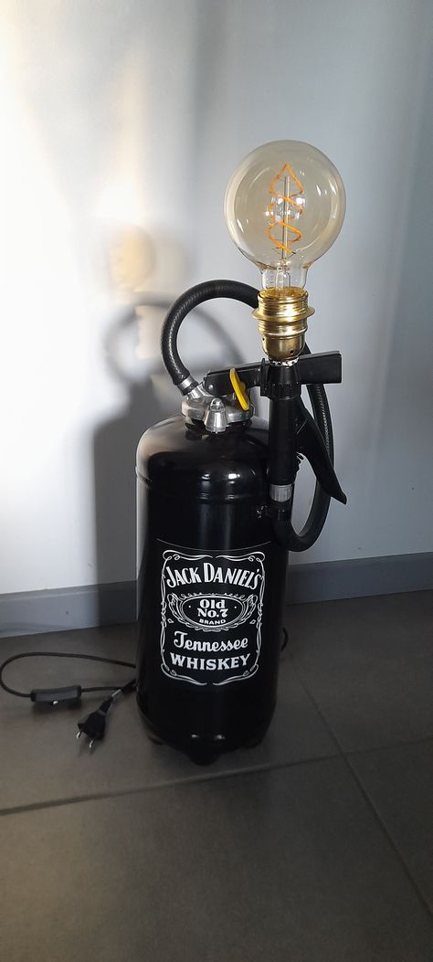 Recyclage extincteur Whiskey, Design, Art