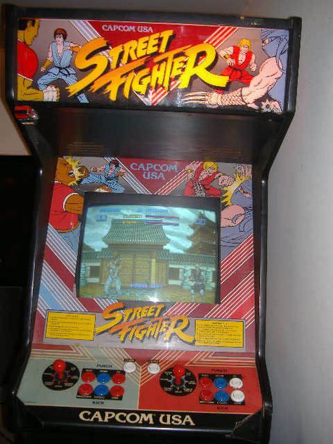 1980s Arcade, Nike Event, Street Fighter Arcade, Diy Video Game, 80s Arcade, Classic Arcade Games, Capcom Street Fighter, Japanese Arcade Machine, Video Game Costumes