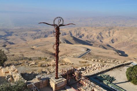 Serpentine Cross on Mount Nebo in Jordan Mount Nebo, Serpent Snake, Ancient Persia, Petra Jordan, Building A Chicken Coop, Holiday Trip, Nice Places, Bible Art Journaling, Holy Land