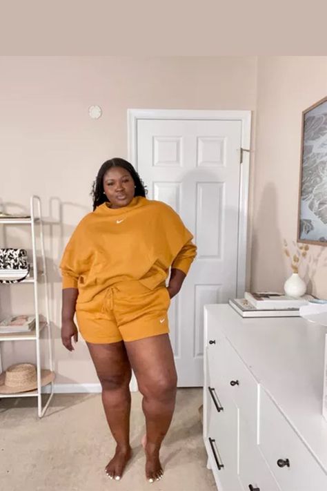 Plus Size Athleisure Outfits, Nike Plus Size, Plus Size Style, Athleisure Outfits, Hottest Fashion Trends, Set Outfit, Knit Shorts, Nike Outfits, Diy Fashion