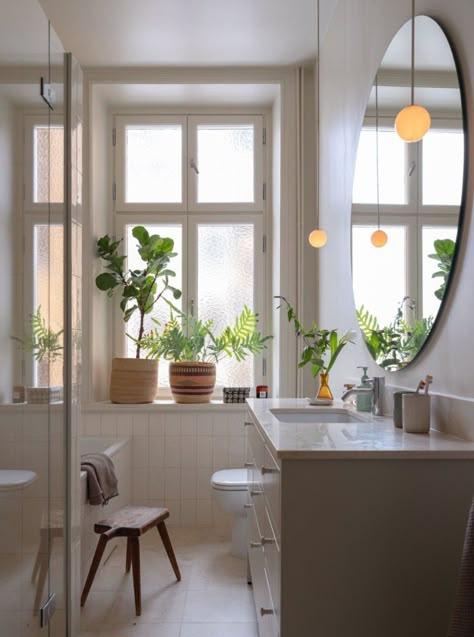 Swedish Bathroom Design, Swedish Bathroom, Interiors Dream, Retro Interior, Apartment Inspiration, House Bathroom, Apartment Design, Interior Inspo, House Inspo