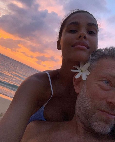 Beyonce Images, Money Power Glory, Tina Kunakey, Classy People, Vincent Cassel, Go Wallpaper, Stylish Couple, Beach Chic, Instagram Theme