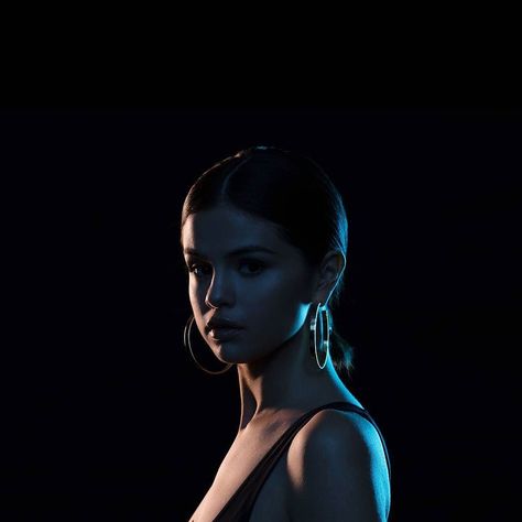 [HQ]: Full promo photo of "It Ain't Me" via Apple Music  [HQ]: Foto promocional completa de "It Ain't Me" vía Apple Music  #SelenaGomez #Selena #Selenator #Fans | #Selenators #BestFanArmy #iHeartAwards Selena Gomez Hd Wallpapers, It Ain't Me, Lighting Reference, Selena Gomez Photoshoot, Selena Gomez Cute, Selena Gomez Photos, Selena Gomez Pictures, Selena G, Marie Gomez