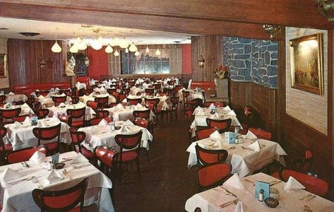 CHUCKMAN'S COLLECTION (CHICAGO POSTCARDS) VOLUME 03: POSTCARD - CHICAGO - ARMANDO'S RESTAURANT - INTERIOR - 1960s Chinese Food Restaurant, Zanesville Ohio, Riverside Park, Horse Carriage, Indianapolis Indiana, Postcards For Sale, Food Restaurant, Antique Postcard, Restaurant Interior