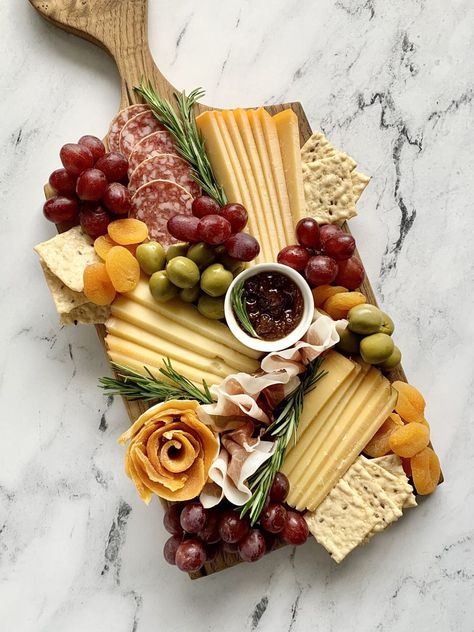 Charqutary Board, Small Rectangle Charcuterie Board Ideas, Charcuterie Board Rectangular, Charcuterie Rectangle Board, Charcuterie Board Ideas Square, Charcuterie Board For 3, Charcurity Board, Restaurant Charcuterie Board, Cottagecore Charcuterie Board