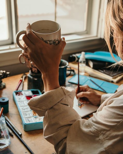 More coffee, please! This is basically what my workspace looks like every day. Sipping lots of coffee and experimenting with different materials. My recent sketchbook series has been so freeing for me. Getting back to the basics, letting go of expectations (from myself or others) and reminding myself why I even love making art in the first place. Photo by the amazing @kenziemaeimages 🫶🏼💛 • • • #sketchbookart #artandcoffee #artinspiration #artistsoninstagram #artstudios #artphotography Working In Coffee Shop, Coffee Shop Working, Atelier Photography, Lots Of Coffee, Photo Graphy, Cosy Autumn, Artists Studio, In Her Studio, Art Pics