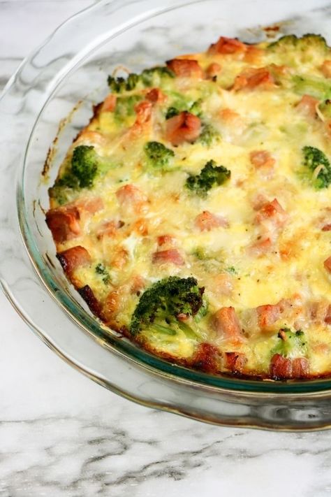 Quiche With Ham, Ham And Broccoli Quiche, Ham And Broccoli, Ham Broccoli, Broccoli Quiche, Crustless Quiche, Low Carb Lunch, Broccoli And Cheese, The Oven