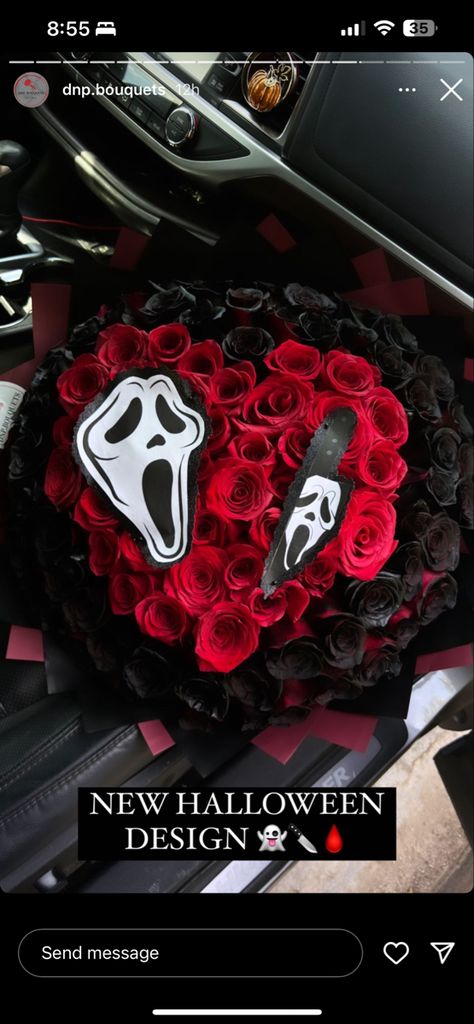 Ghost Face Flower Bouquet, Ghost Face Bouquet, Scream Ghost Face Bouquet, Flower Bouquet Halloween, Ghostface Bouquet, Halloween Flower Bouquet, Flower Candy Bouquet, Spooky Bouquet, Ramo Ideas