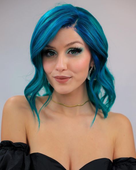 Stella Cini, Mermaid Wig, Hairstyle Color, Sugar Skull Makeup, Hairstyles And Makeup, Skull Makeup, Hair Haircuts, Short Hair Haircuts, Mermaid Hair