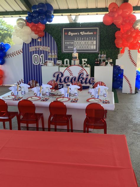 Baseball Birthday Party At The Park, Rookie Year First Birthday Backdrop, Rookie Of The Year Photo Backdrop, Baseball Birthday Party Backdrop, Baseball Birthday Party Ideas Decor, Outdoor Baseball Party Ideas, Rookie Of The Year First Birthday Decor Diy, Baseball Party Balloons, Baseball 5th Birthday Party