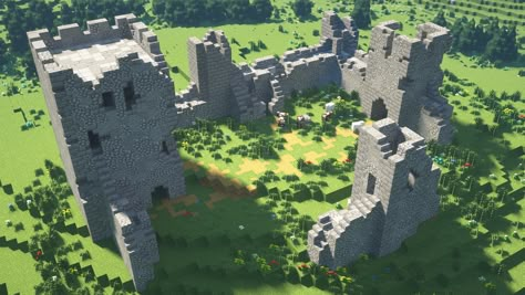 Ruins Minecraft Ideas, Minecraft Stone Henge, Minecraft Ruined Castle, Minecraft Cliffside Castle, Minecraft Ruins Ideas, Medieval Minecraft Castle, Ruins Minecraft, Minecraft Ruins, Minecraft Castle Designs