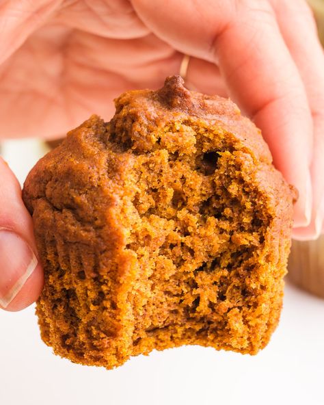 Whip up a batch of these vegan pumpkin muffins in no time and treat yourself to a delicious plant-based breakfast treat. Your taste buds will thank you! Pumpkin Muffins Moist, Accidentally Vegan Foods, Vegan Thanksgiving Menu, Vegan Pumpkin Pie Recipe, Vegan Pumpkin Muffins, Vegan Breakfast Casserole, Vegan Turkey, Peanut Butter Pumpkin, Vegan Thanksgiving Recipes