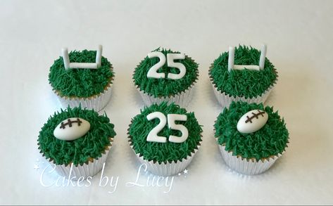 Rugby cupcakes Bf's Birthday, Springbok Rugby Birthday Party Ideas, Rugby Cakes For Men, Rugby Cupcakes, Rugby Cake Ideas, Rugby Themed Birthday Cakes, Rugby Cupcake Toppers, Family Day Quotes, Design Cup