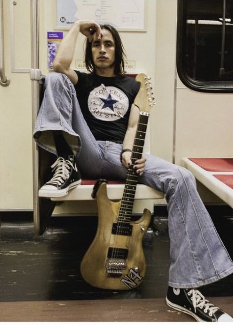 Nuno Bettencourt 90s, Holy Cannoli, 90s Icons, Nuno Bettencourt, Robert Sheehan, Pose Reference Photo, Fav Celebs, First Baby, Man Crush