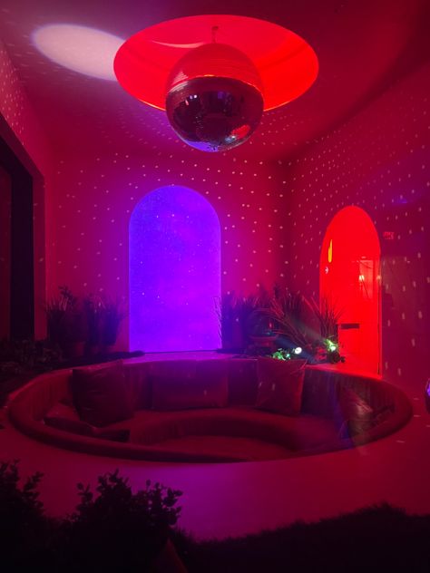 Hedonistic Disco Luxury, Vip Section Club Aesthetic, Disco Club Nightclub, 70s Club Aesthetic, Disco Room Ideas, Soft Club Aesthetic, Hedonistic Disco Interior Design, Hedonistic Disco, Night Club Design Interior