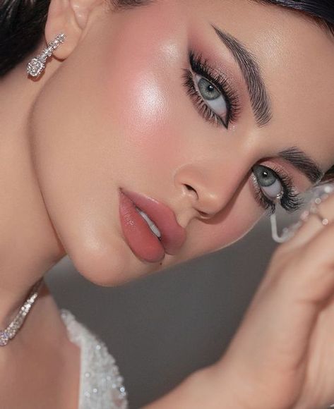 Dreamy Makeup Look, Make Up Flawless, Make Up Bridal, Make Up Bride, Classy Makeup, Glam Wedding Makeup, Engagement Makeup, Bridesmaid Hair Makeup, Bridal Makeup Natural