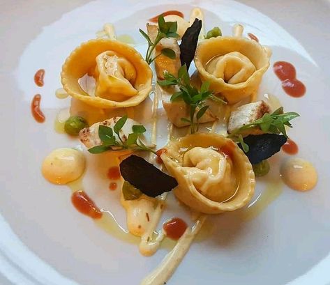 Pasta Ravioli, Plated Food, Plate Presentation, Filled Pasta, Luxury Food, Molecular Gastronomy, Catering Food, Culinary Skills, Fine Food