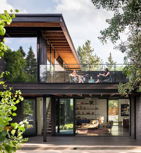 The 2020 AIA Colorado Design Award Winners - Colorado Homes & Lifestyles Colorado Design, Interior Floor Plan, Living In Colorado, Clerestory Windows, Colorado Homes, Colorado Usa, Garden House, Roof Design, Prefab Homes