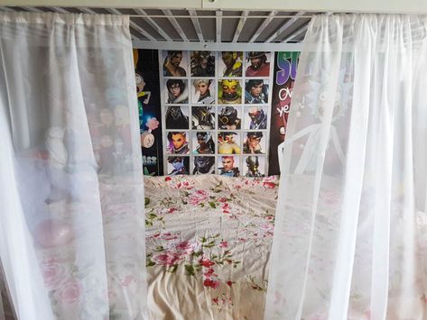 Bottom Bunk Decor, Loft Bed Curtains Diy, Bottom Bunk Ideas, Diy Bunk Bed Curtains, Bunk Bed With Curtains, Bottom Bunk Curtain, Bunk Bed Makeover, Ucla Dorm, Bunk Bed Decor