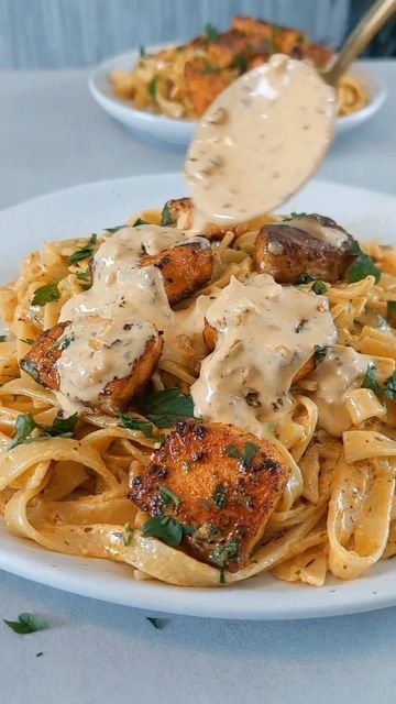 Salmon Tagliatelle, Salmon Cubes, Tagliatelle Recipe, Creamy Salmon Pasta, Salmon Pasta Recipes, Creamy Salmon, Cooked Salmon, Tagliatelle Pasta, Salmon Bites