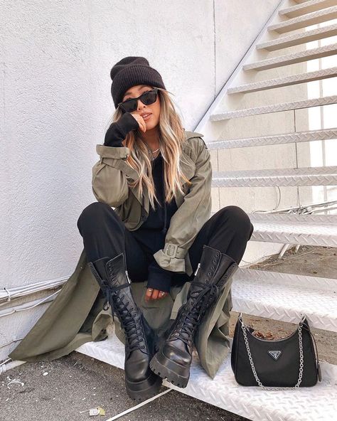 #INFLUENCERINSPO WEEKLY ROUND-UP - brunettes have more fun Military Boots Outfit, Platform Boots Outfit, Chunky Heel Boots, Best Casual Outfits, Punk Grunge, Weekly Outfits, Military Outfit, Influencers Fashion, Goth Punk