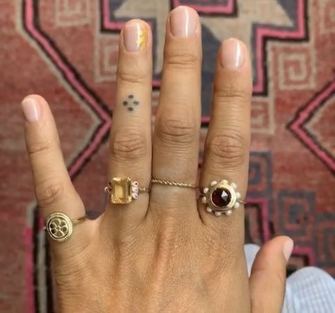 Nail Inspo Gold, Sparkle Jump Rope Queen, Short Fingers, Short Nail Inspo, Vintage Gold Rings, Gold Pearl Ring, Finger Tattoo, Short Nail, Dope Jewelry