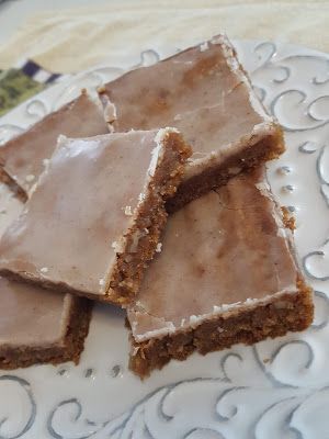 Honey Bars, Spice Bars, Sweets Bar, Candy Ideas, Cinnamon Recipes, Honey Cake, Dessert Toppings, Easy Cinnamon, Honey Recipes