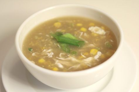 Sweet Corn Chicken Soup is a very famous Indo Chinese dish that is extremely popular here in Southern Asia. Kids will love this soup. Corn Egg Drop Soup, Cream Of Corn, Super Bowl Party Menu, Thai Soup Recipes, Chicken Corn Soup, Corn Soup Recipes, Sweet Corn Soup, Canning Sweet Corn, Corn Chicken