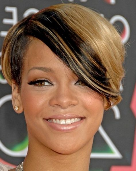 While we aren’t nuts about this hair colour on Rihanna, the hair cut itself is much more complimentary to her facial features. Description from grottohairstudio.wordpress.com. I searched for this on bing.com/images 2012 Rihanna, Diamond Shaped Face, Diamond Face Hairstyle, Short Pixie Hairstyles, Haircut And Style, Short Hair Dont Care, Facial Shapes, Rihanna Hairstyles, Different Hair Styles