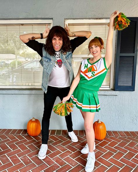 Stranger Things Halloween Costume Couple, Couples Costumes Stranger Things, Stranger Things Duo Costumes, Chrissy Cunningham Halloween Costume, Couple Halloween Costumes Stranger Things, Stranger Thing Costumes, Chrissy And Eddie Costumes, Chrissy Costume Stranger Things, Eddie And Chrissy Costume