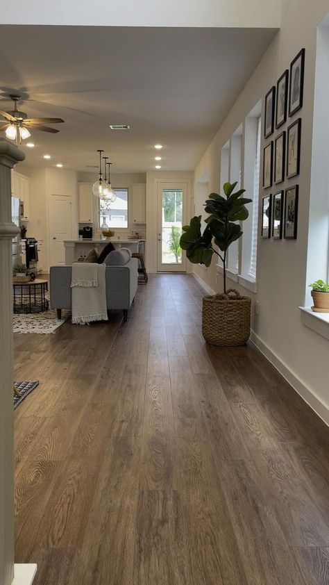 Living Room Hardwood Floors, Wood Floor Colors, Wood Floor Design, Living Room Wood Floor, Kitchen Dinning Room, Interior Living Room, Brown Floors, Floor Tile Design, Interior Kitchen