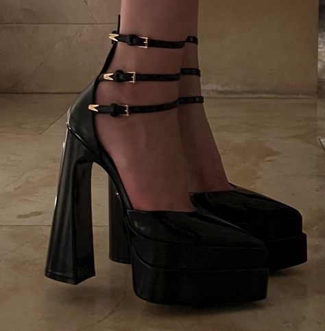 Versace Pumps, Versace Boots, Versace Heels, Heels Aesthetic, Trendy Heels, Versace Shoes, Fancy Shoes, Hype Shoes, Shoe Inspo