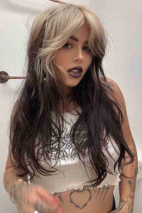 Checker Hair Dye, Curtain Bangs Alternative, Neutral Tone Hair Color, Black Hair With White Tips, Two Toned Bangs, Blonde With Black Tips, Blonde Roots Black Ends, Blonde Ghost Roots, White Hair With Black Tips