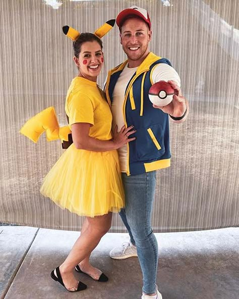 Pokémon Couple Costume, Couples Costume 2022, Couple Costumes Pokemon, Easy Couples Costumes 2022, Last Minute Halloween Costumes Couples, Jack And Sally Costumes, Couples Fancy Dress, Last Minute Couples Costumes, Couple Costume Ideas