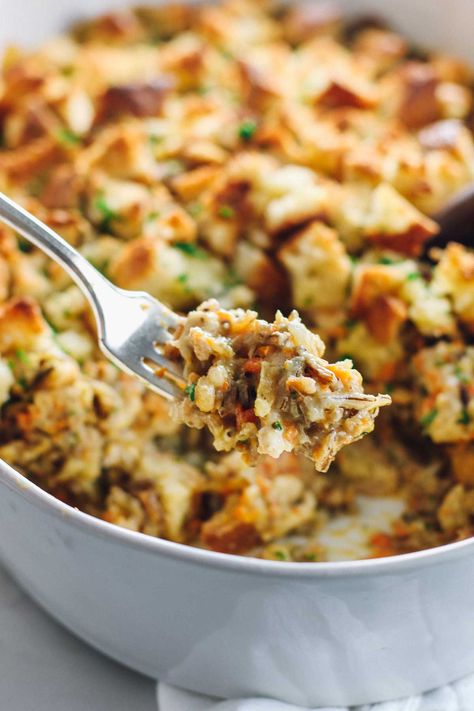 Chicken Wild Rice Casserole - just like the classic soup but in casserole form… Chicken Wild Rice Hotdish, Recipes With Wild Rice, Rice Hot Dish, Hot Dish Recipes, Chicken And Wild Rice Casserole, Chicken Wild Rice Casserole, Chicken Wild Rice, Wild Rice Casserole, Casserole Chicken