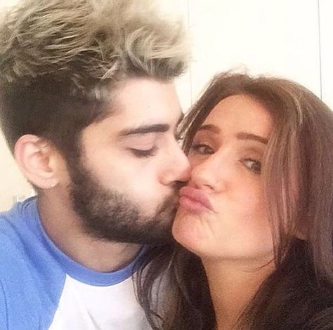 So adorable Zayn Malik 2015, Zayn Malik Family, Zayn Malik Photos, London Now, Zayn Malik Pics, Hollywood Life, Zayn Malik, Getting Old, Fashion Pictures