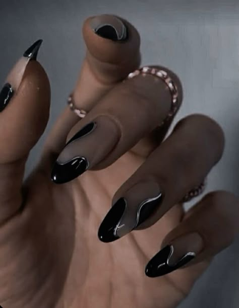 Black Nail Almond Designs, Black Fake Nails Designs, Black Prom Nails Acrylic Almond, Punk Almond Nails, Creative Black Nails, Nails For A Black Prom Dress, Graduation Nails Ideas Black, Black Nails Gold Design, Black Wedding Nails Bridesmaid