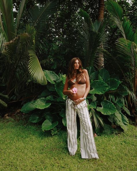 On island time 🌺 @1hotel.hanaleibay | Instagram Tezza Barton Pregnant, Tezza Edits, Pregnant Aesthetic, Tezza Barton, On Instagram, Instagram